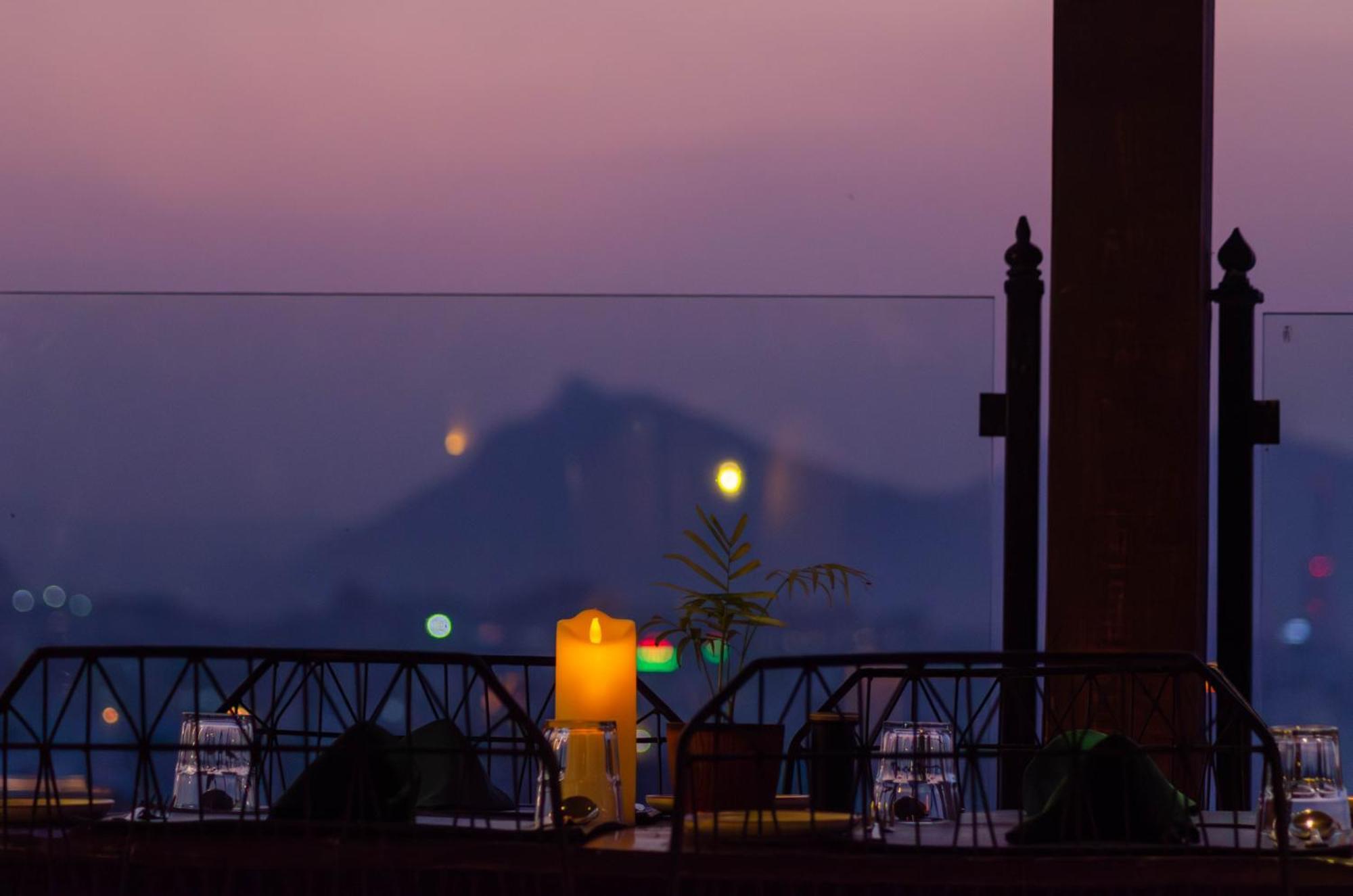 Historia Royal Hotel Udaipur Buitenkant foto