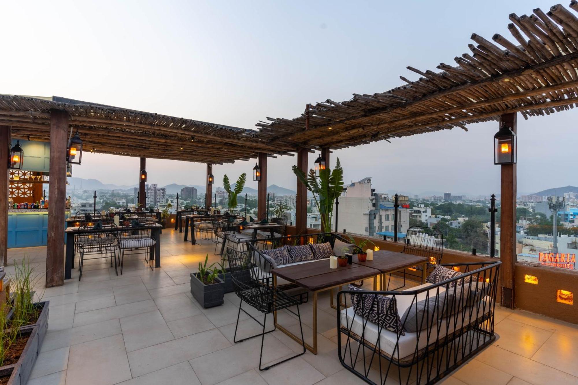 Historia Royal Hotel Udaipur Buitenkant foto