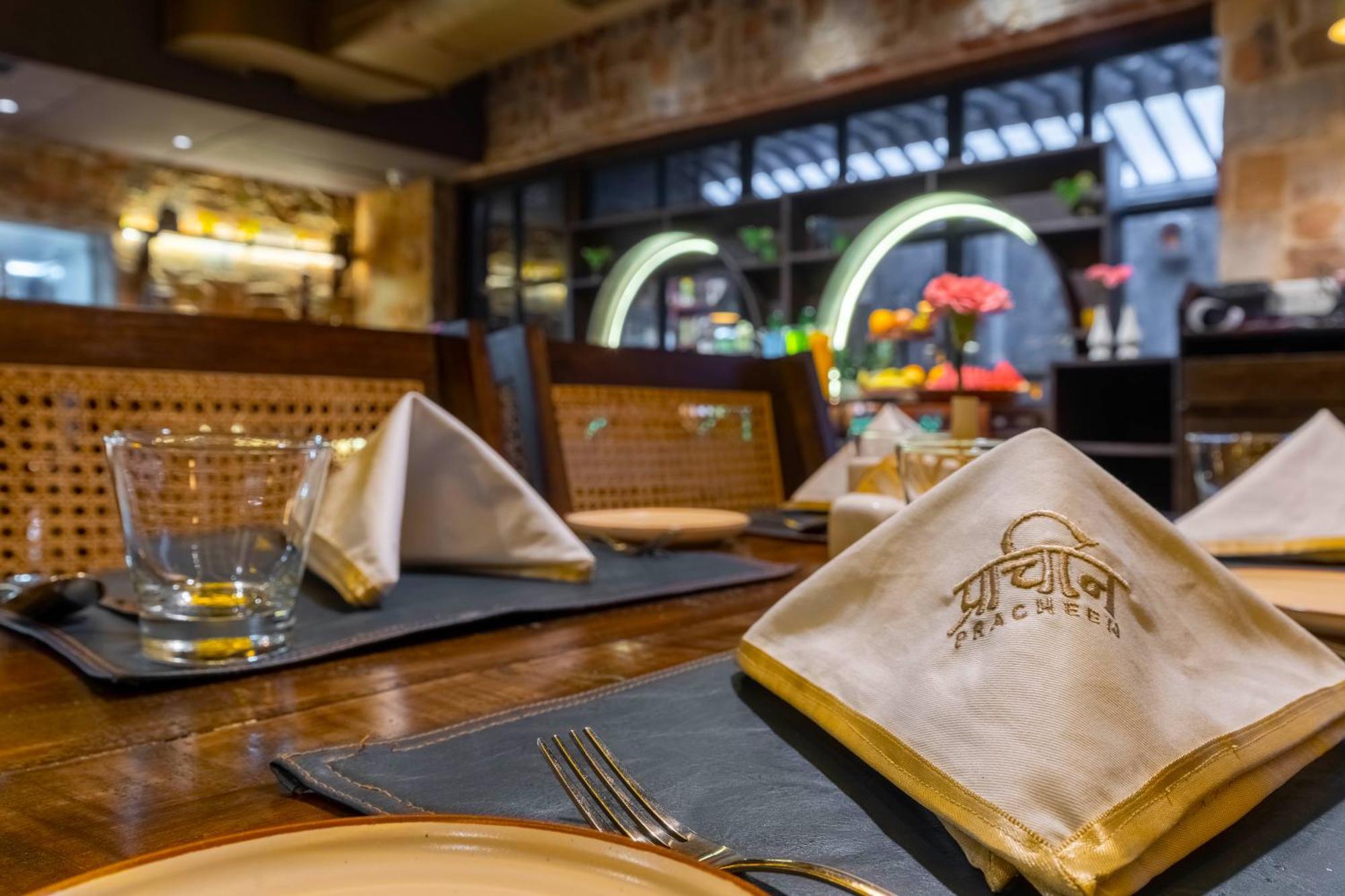 Historia Royal Hotel Udaipur Buitenkant foto